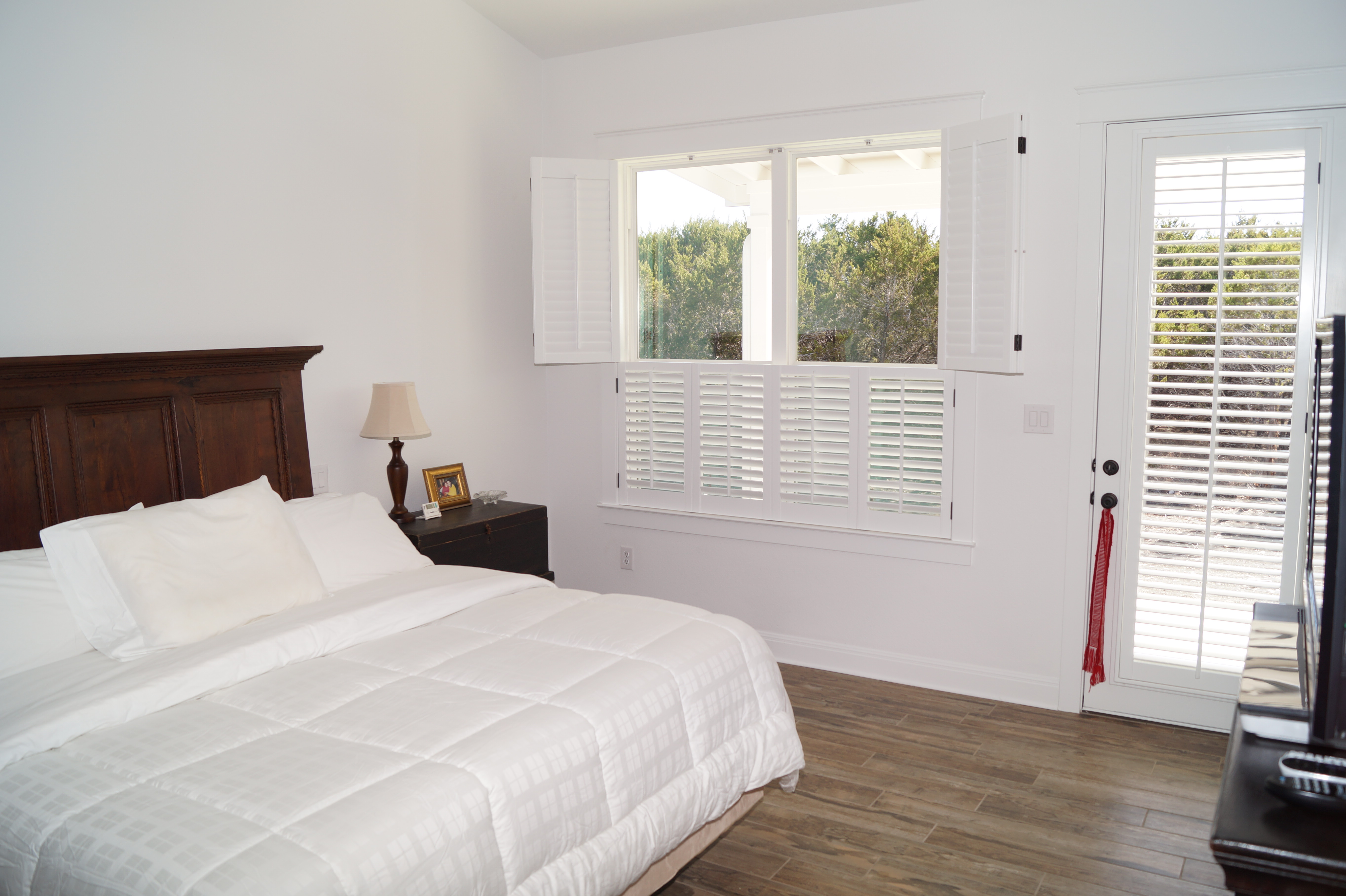 Split tilt shutters