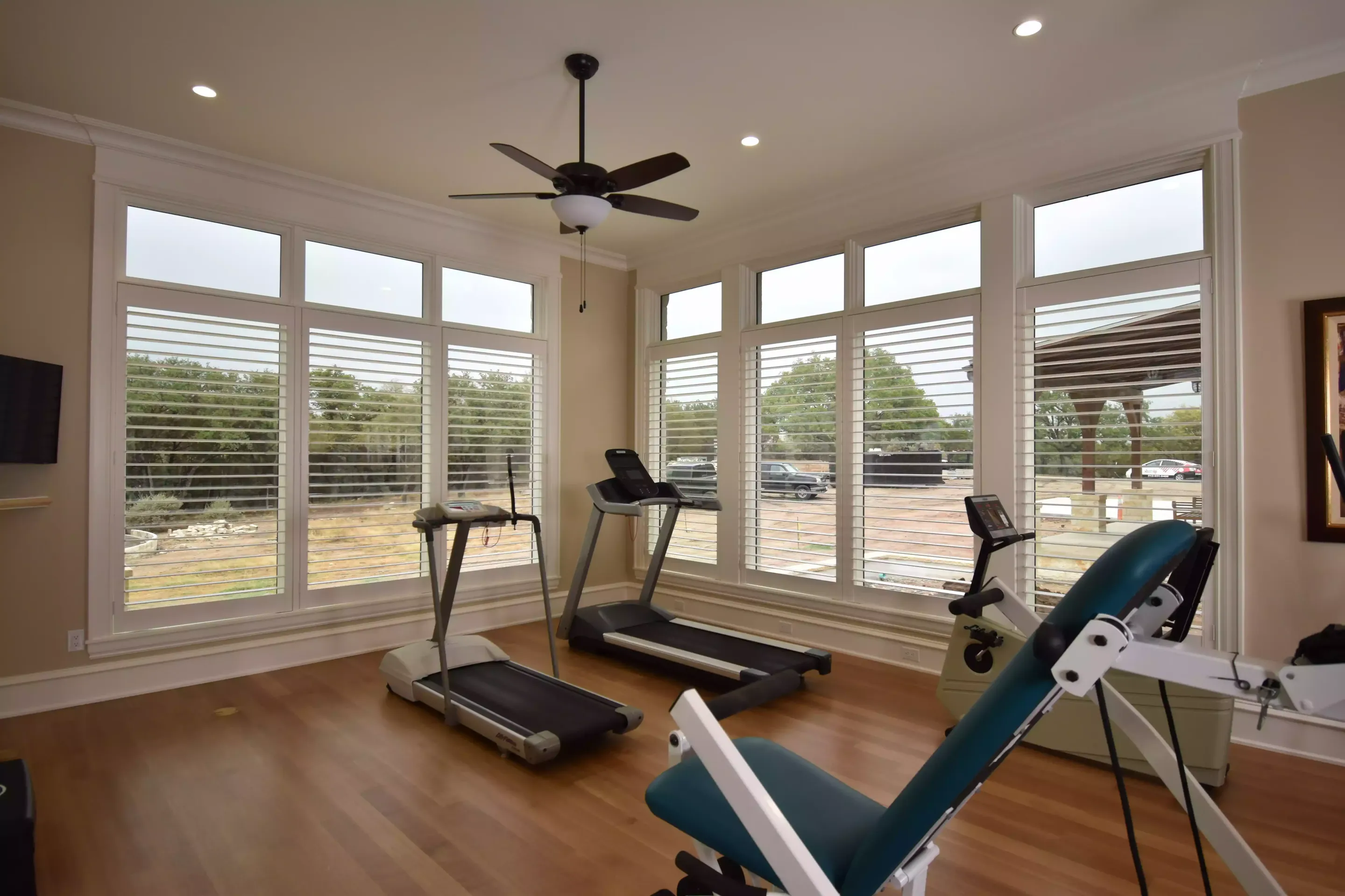 Full-height window shutters